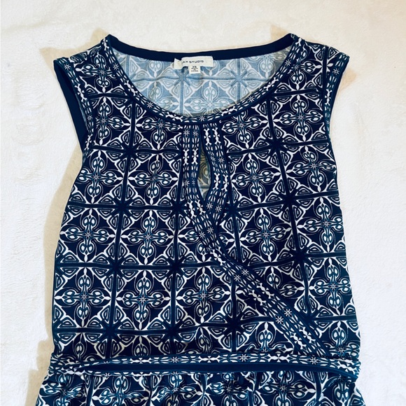 Elegant Navy Patterned Dress - Picture 2 of 4